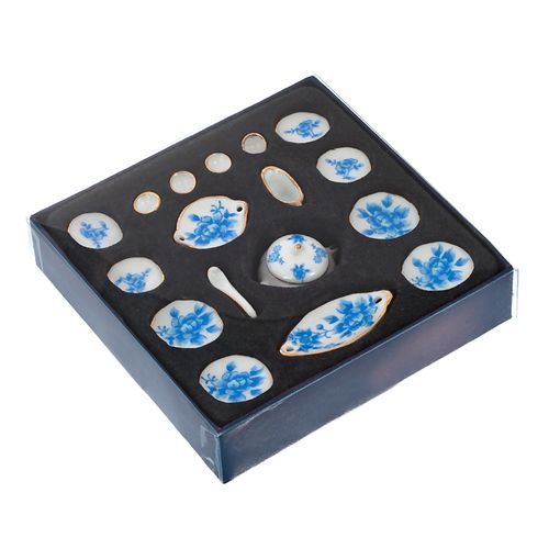 Набор фарфора миниатурный обеденный, 17 предметов Голубые цветы